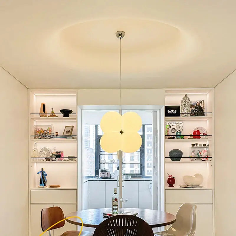 Suspension luminaire design en pe blanc et métal