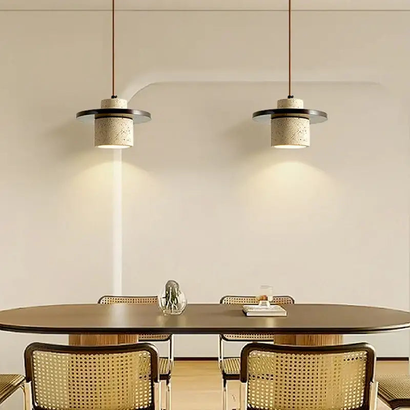 Suspension luminaire design en pierre travertin beige ou marron
