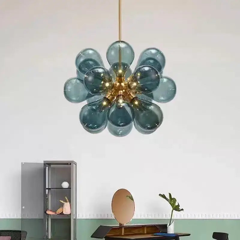 Suspension Luminaire Doré Avec Boules En Verre Soufflé Moderne
