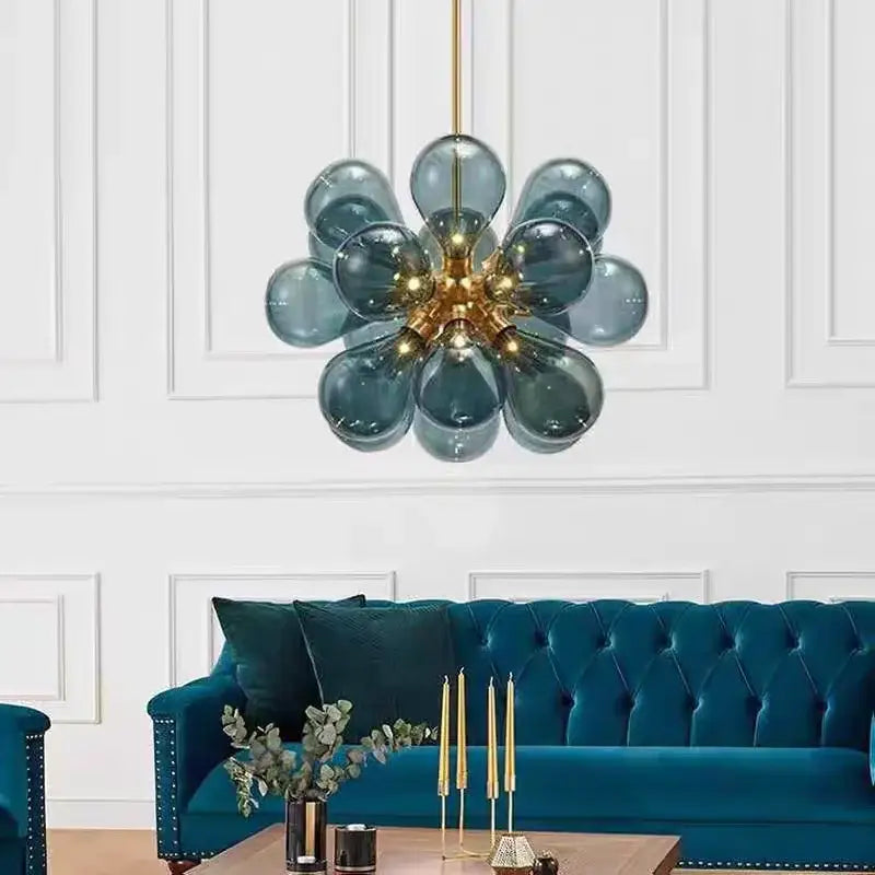 Suspension Luminaire Doré Avec Boules En Verre Soufflé Moderne