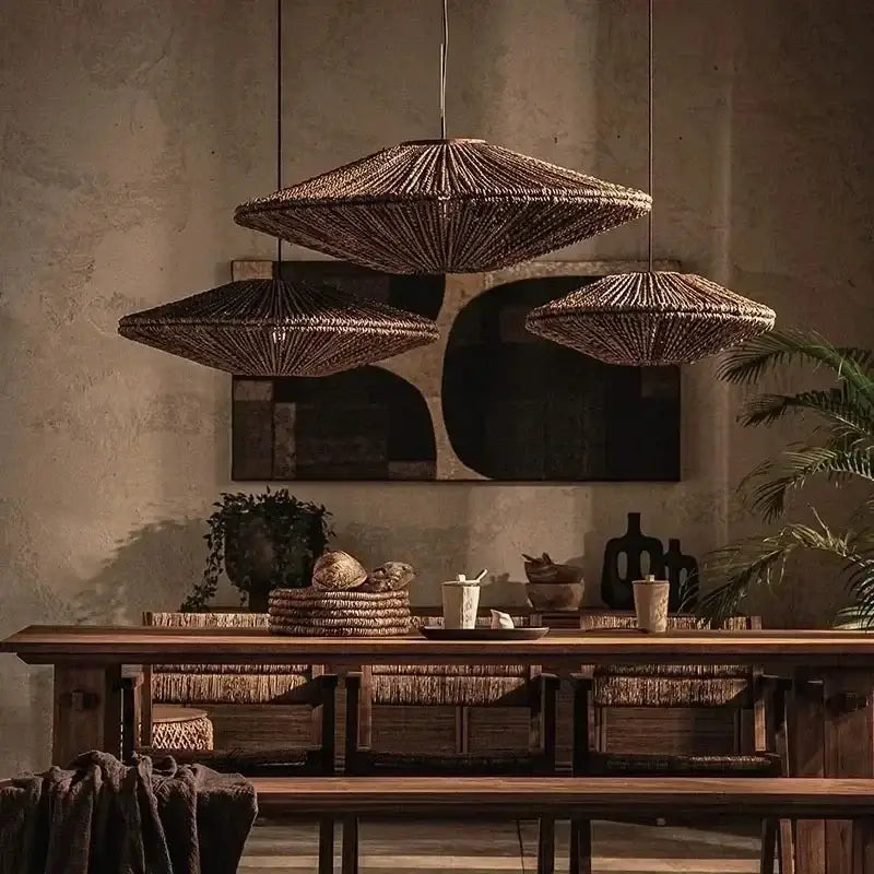 Suspension luminaire en rotin tréssé marron haut de gamme

