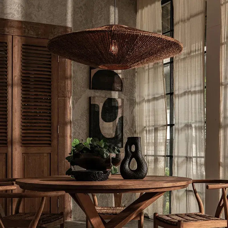Suspension luminaire en rotin tréssé marron haut de gamme

