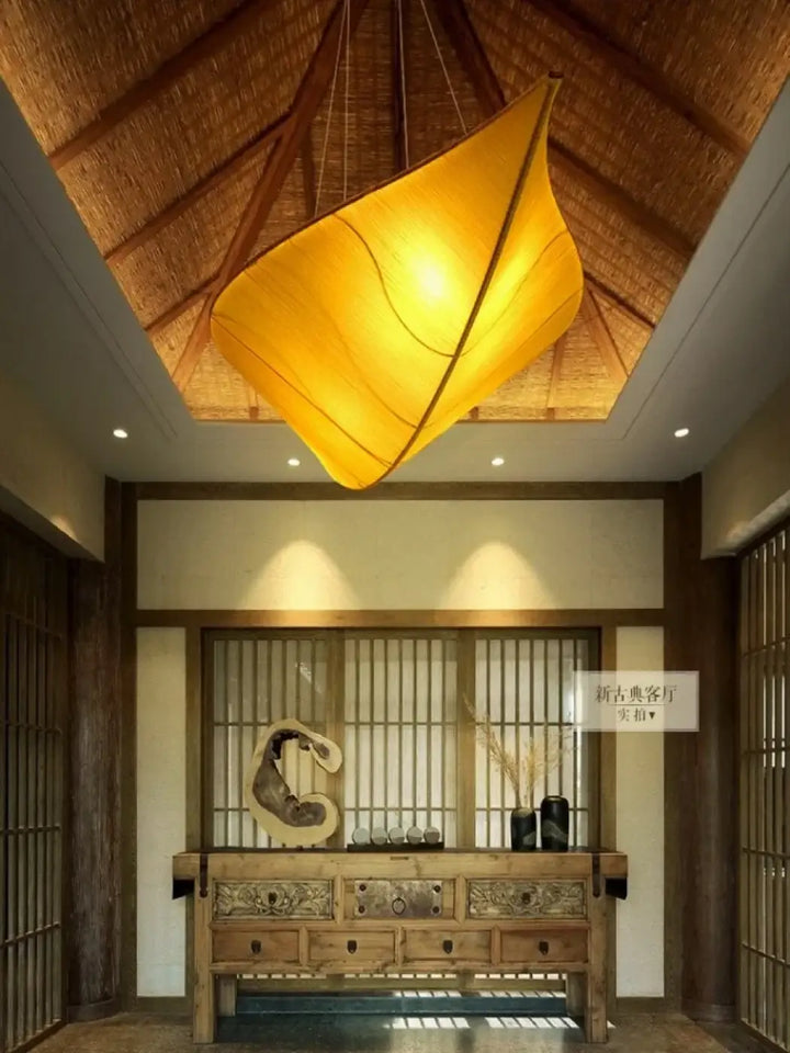 Suspension feuille écologique en tissu et métal chic