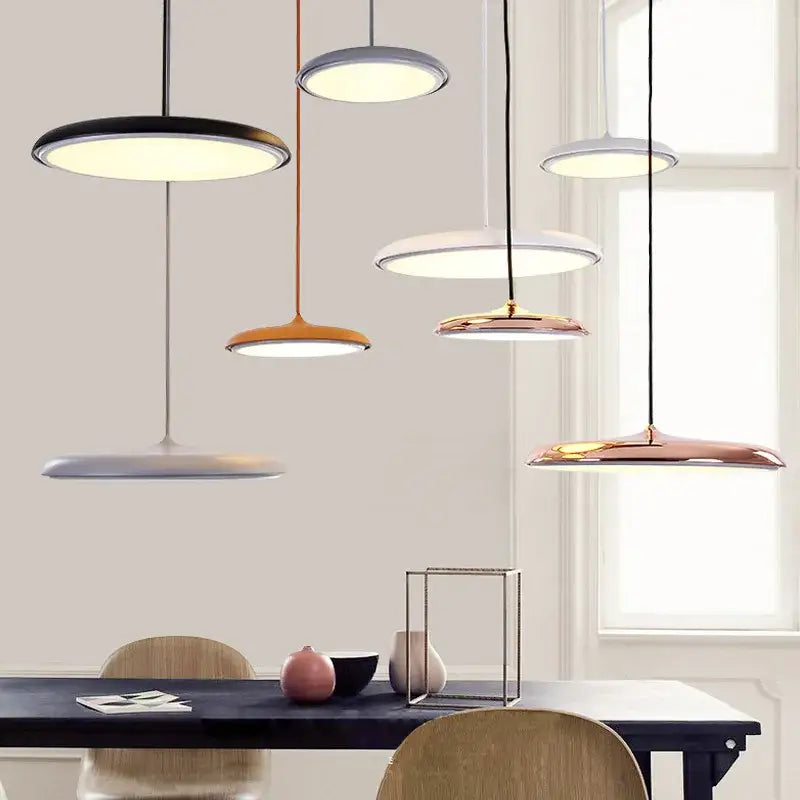 Suspension luminaire fine avec teinte colorée pour cuisine moderne

