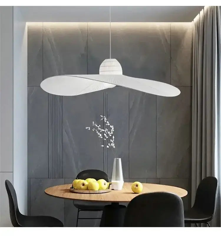 Suspension luminaire en forme de chapeau design chic moderne