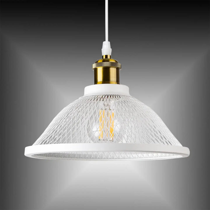 Suspension luminaire meshka en maille blanche avec douille finition laiton et ampoule led apparente