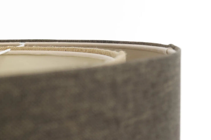 Suspension luminaire marron gris duo boho elegant avec abat-jour en tissu gris texturé et doublure beige visible