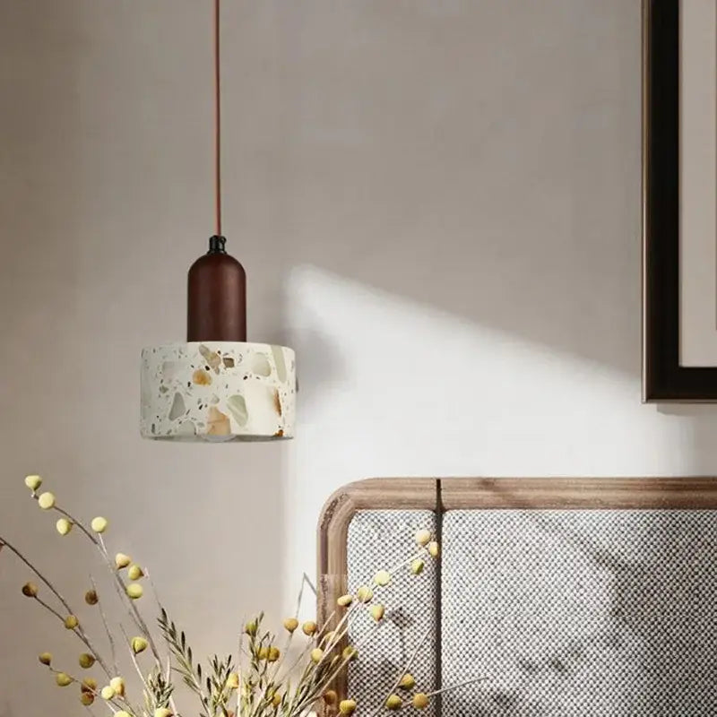Suspension luminaire en métal avec abat-jour marbré design élégant
