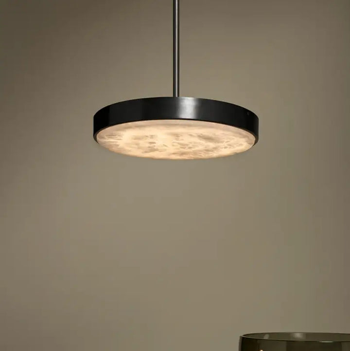 Suspension luminaire en métal avec lampe en marbre design