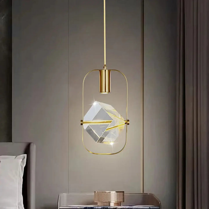 Suspension luminaire minimaliste doré orné de pierre raffiné