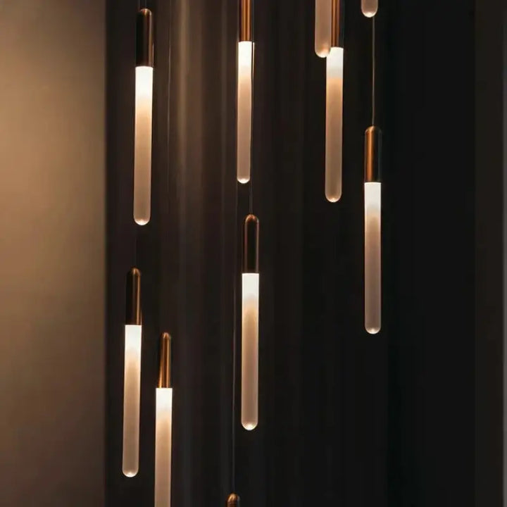 Suspension luminaire minimaliste à tubes lumineux suspendus chic