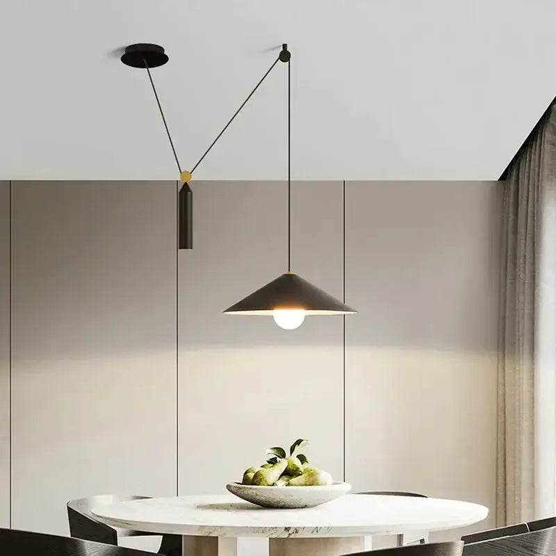 La suspension luminaire moderne avec abat-jour conique élégante