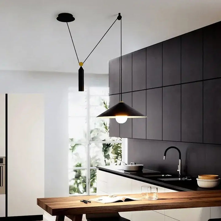 La suspension luminaire moderne avec abat-jour conique élégante