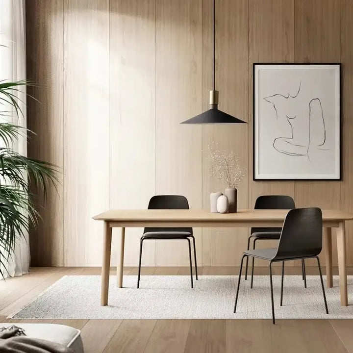 Suspension luminaire moderne cône métal avec détail doré

