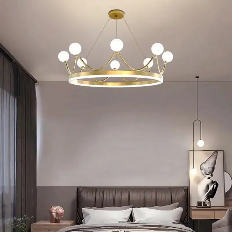 Suspension Luminaire Moderne Design Doré Avec Boules Blanches

