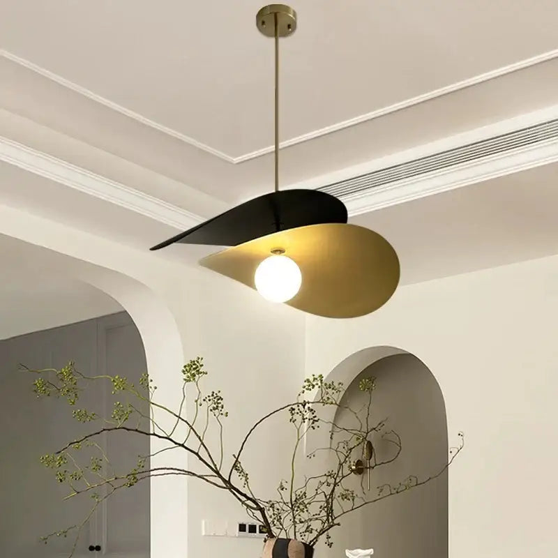 Suspension luminaire moderne noir et laiton minimaliste chic