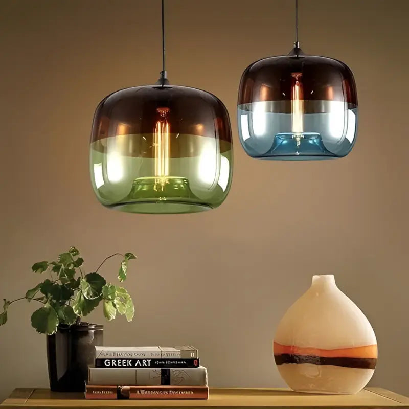 Suspension luminaire moderne en verre coloré design élégant