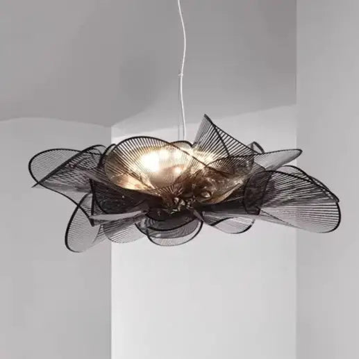 Suspension luminaire noir au design original en chiffon sombre

