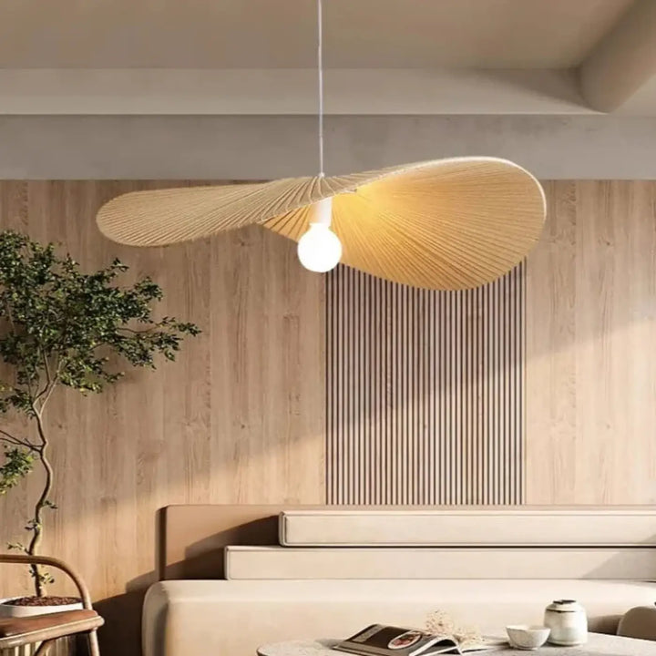 Suspension luminaire ondulée style japandi bois clair beige