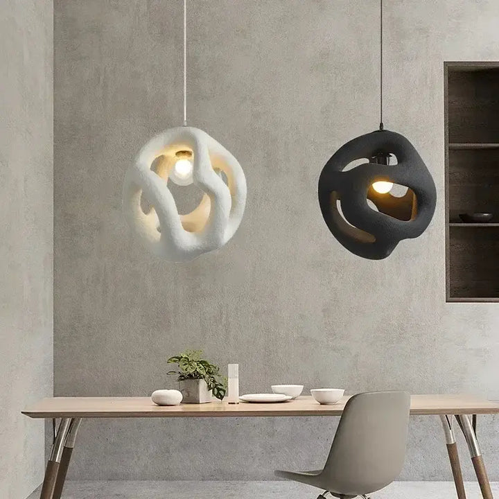 Suspension Luminaire Orignal Au Design De Cocon Résine Blanc Ou Noir