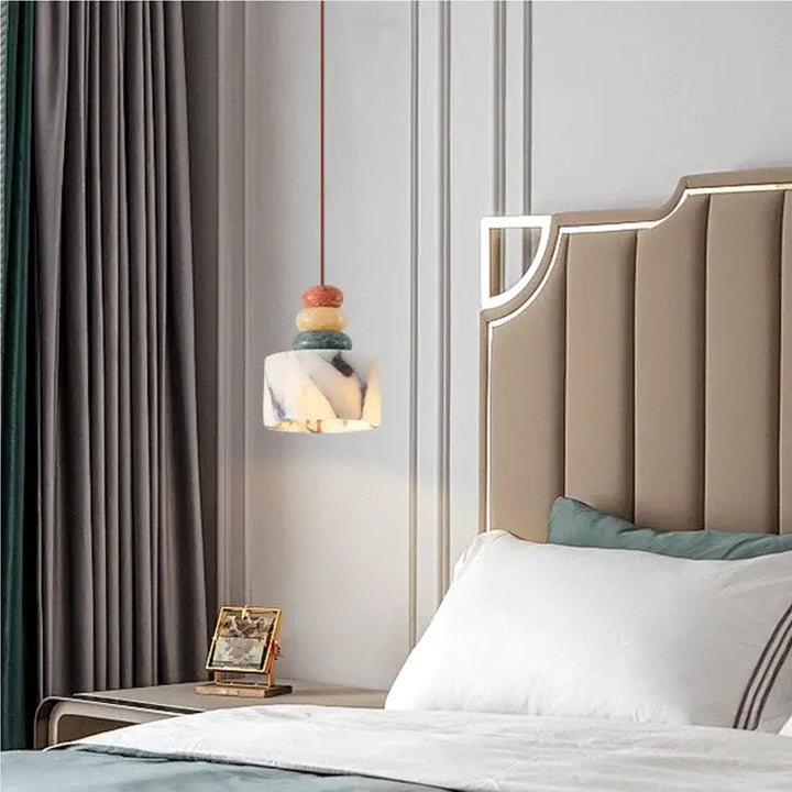 Suspension luminaire en pierre naturelle colorée aspect brut