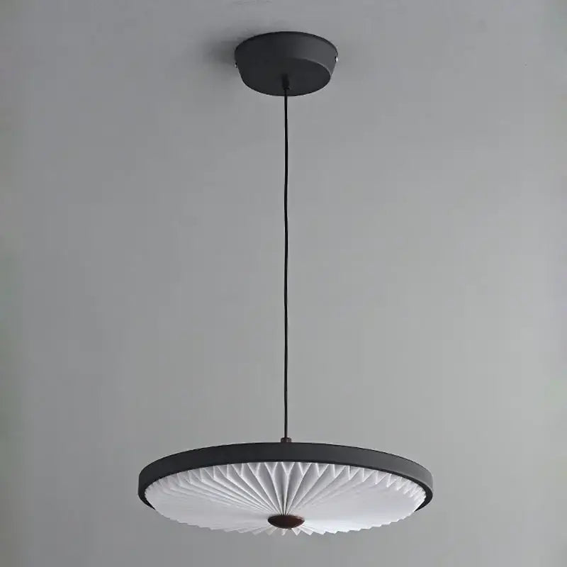 Suspension luminaire plissé en papier sculpté et métal noir ou gris