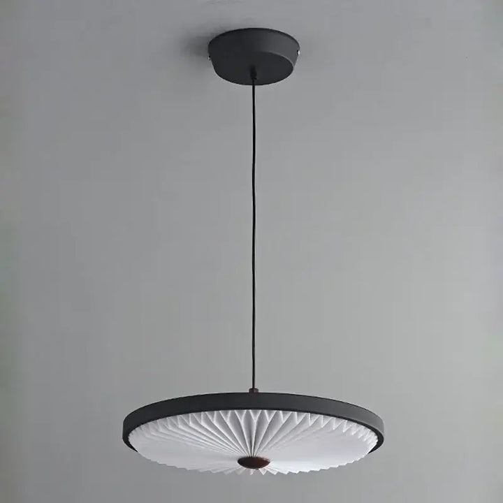 Suspension luminaire plissé en papier sculpté et métal noir ou gris