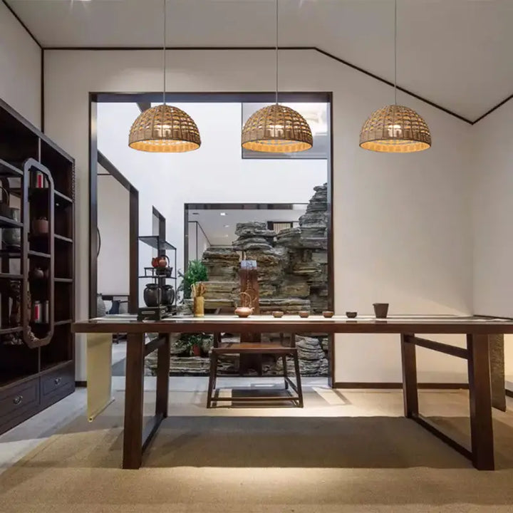 Suspension luminaire en rotin au design naturel pour salle à manger