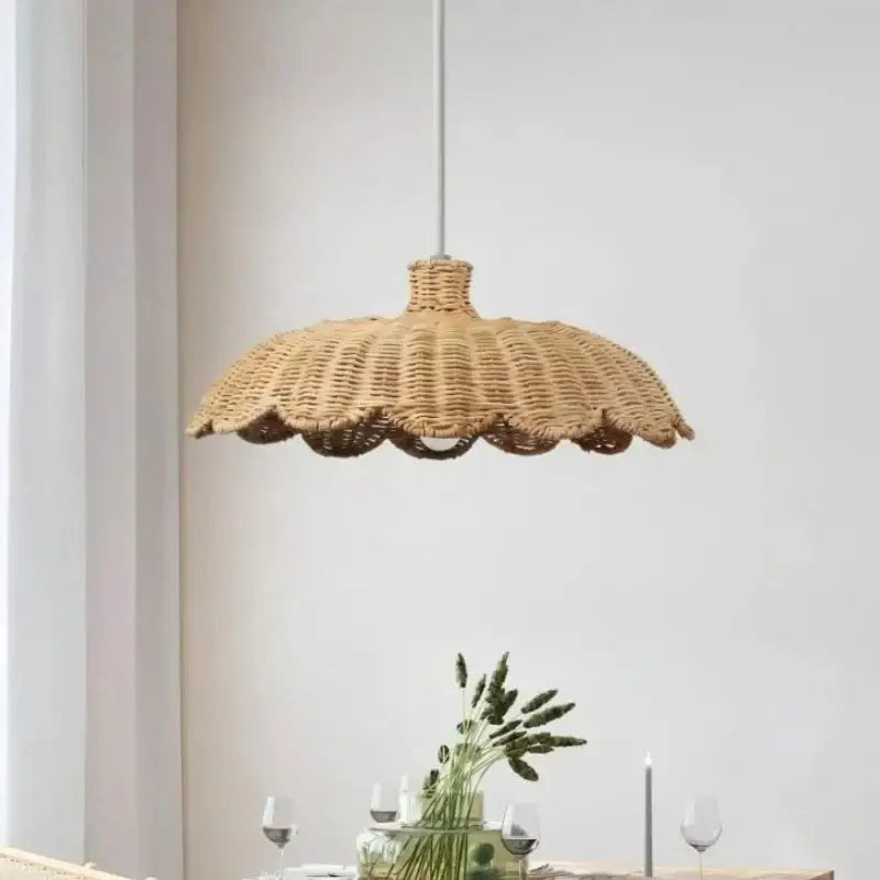 Suspension luminaire en rotin en forme de fleur style bohème