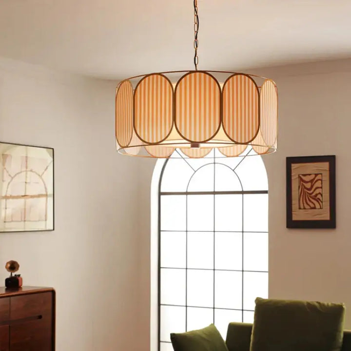 Suspension luminaire en stries beige et or style art déco chic