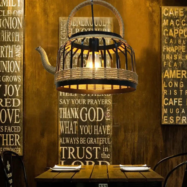 Suspension luminaire hemppa en rotin et métal noir en forme de bouilloire avec lumière chaude pour décoration intérieure