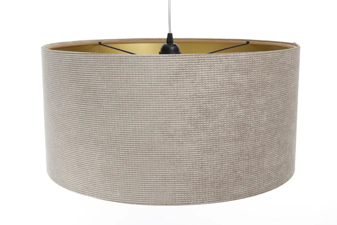 Suspension luminaire avec abat-jour en tissu beige texturé et intérieur doré pour un style moderne chic