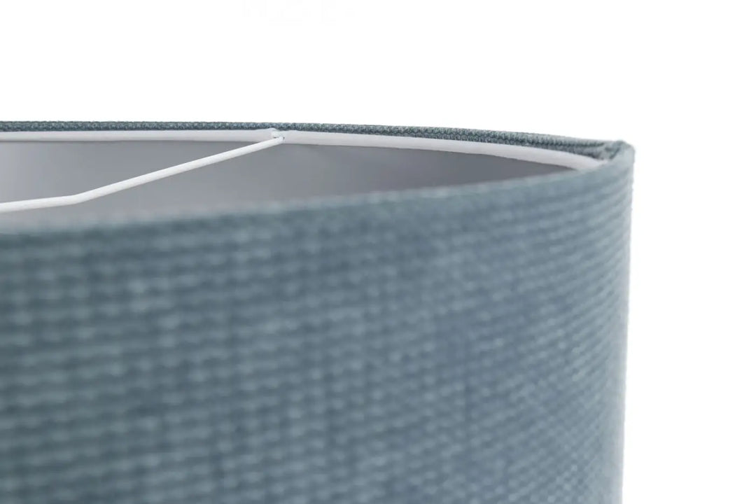 Suspension luminaire avec abat-jour en tissu bleu gris à motif tissé et finitions cousues pour un style glamour structural velour