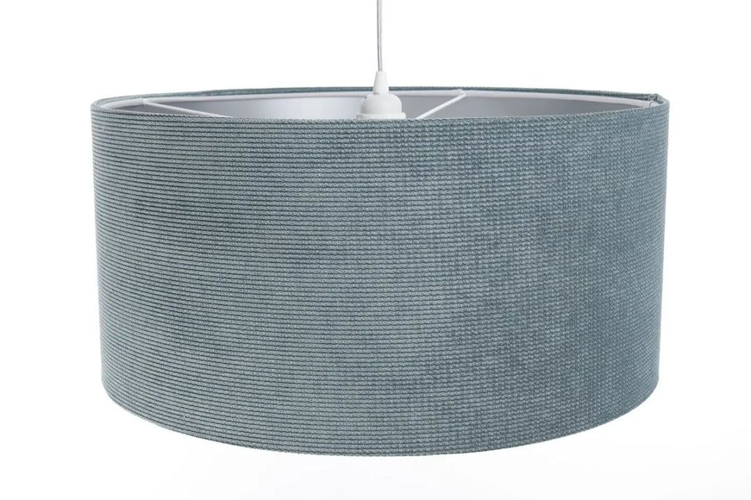 Suspension luminaire glamour structural velour bleu gris argent avec panier tressé gris à texture côtelée et bords arrondis