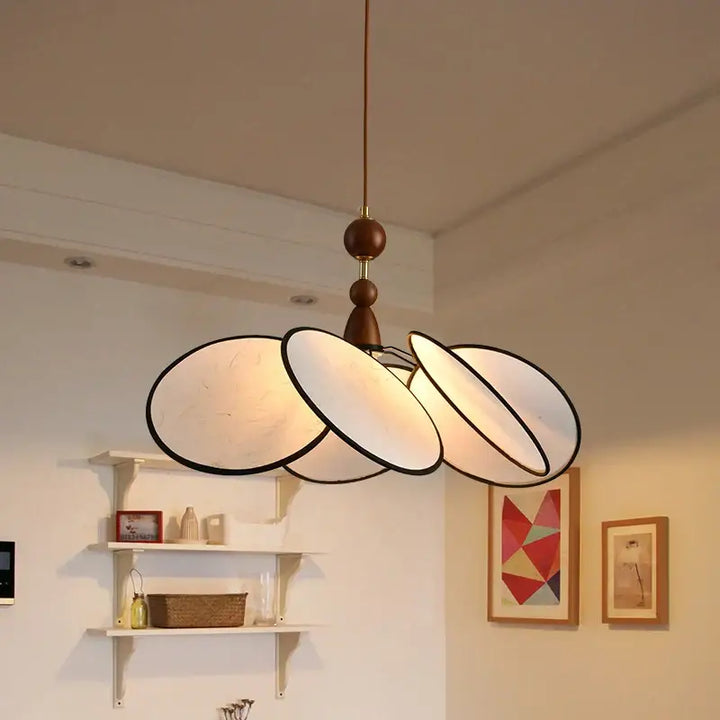 Suspension luminaire en tissu design scandinave au style épuré