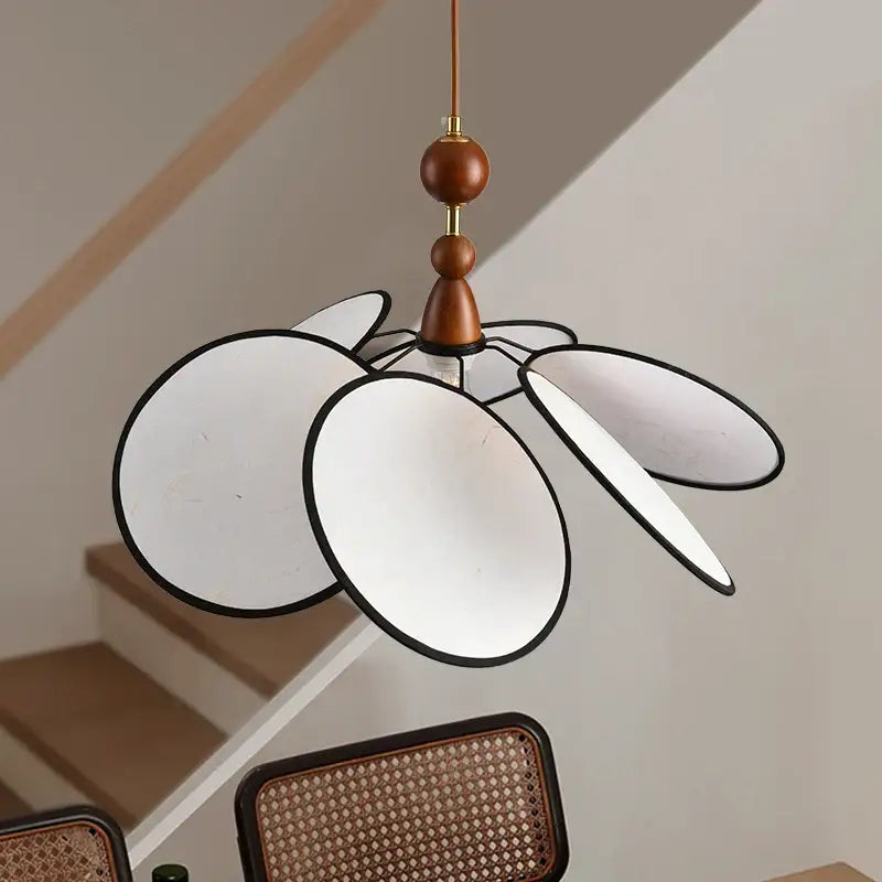 Suspension luminaire en tissu design scandinave au style épuré