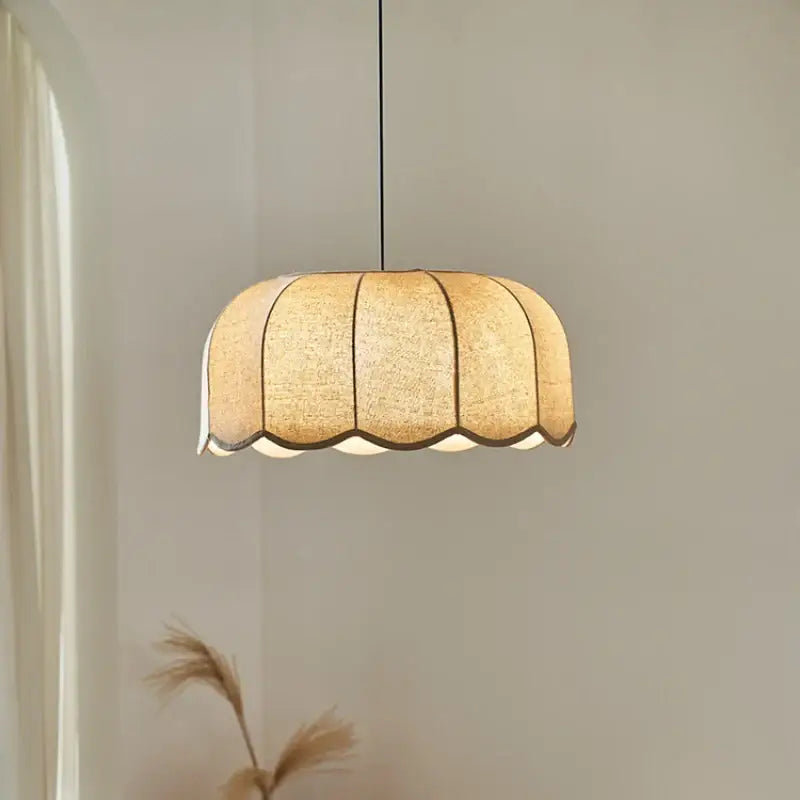 Suspension Luminaire En Tissu En Forme De Fleur Beige Style Épuré