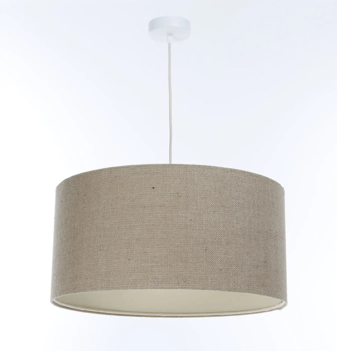 Suspension luminaire beige en tissu taupe minimaliste chic avec abat-jour cylindrique et doublure blanche