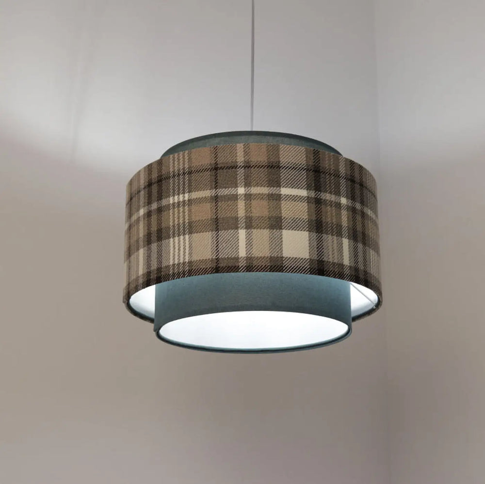 Suspension luminaire doblo tissu turquoise et gris design avec abat-jour cylindrique en tissu à carreaux beige et marron