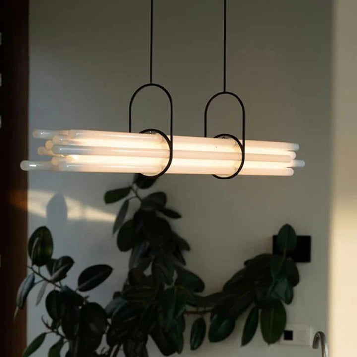 Suspension luminaire tubulaire design noir et blanc chic