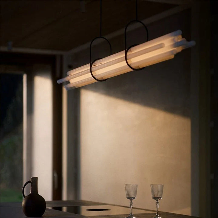 Suspension luminaire tubulaire design noir et blanc chic