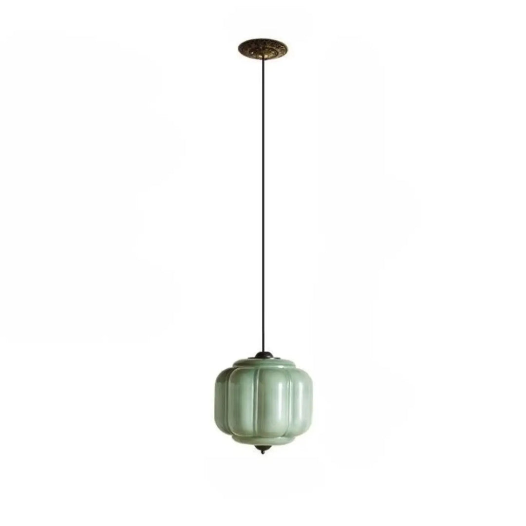 Suspension luminaire strior en verre vert sauge délicat avec design nervuré et fixation en laiton antique au plafond