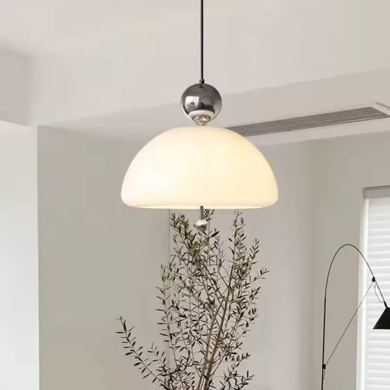 Suspension Luminaire Verre Demi Globe Blanc Et Finitions Doré Raffiné