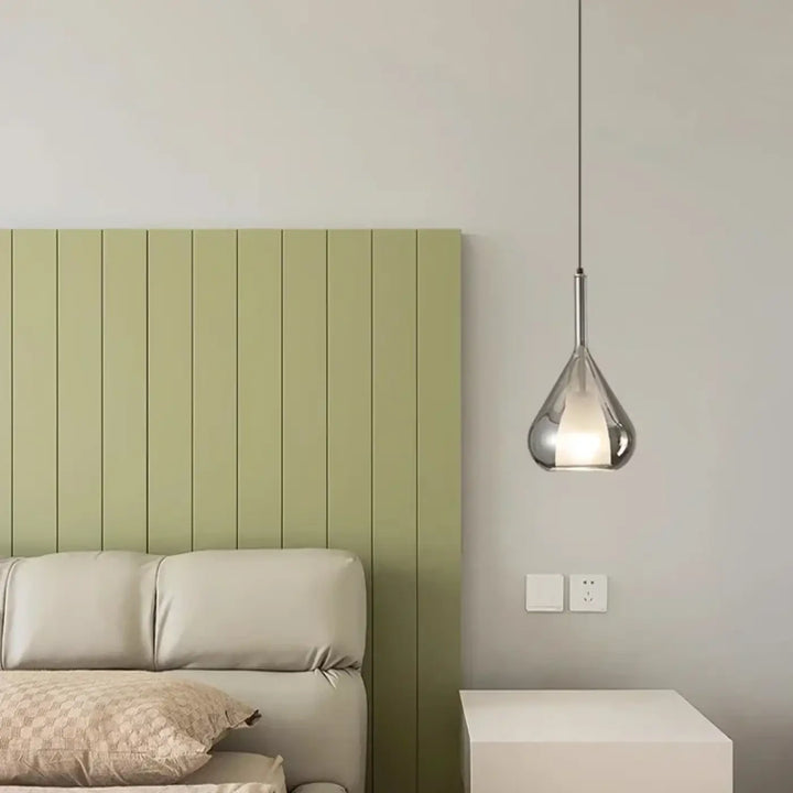 Suspension luminaire pirula en chrome poli avec lumière blanc chaud pour éclairer mètres carrés au-dessus du lit