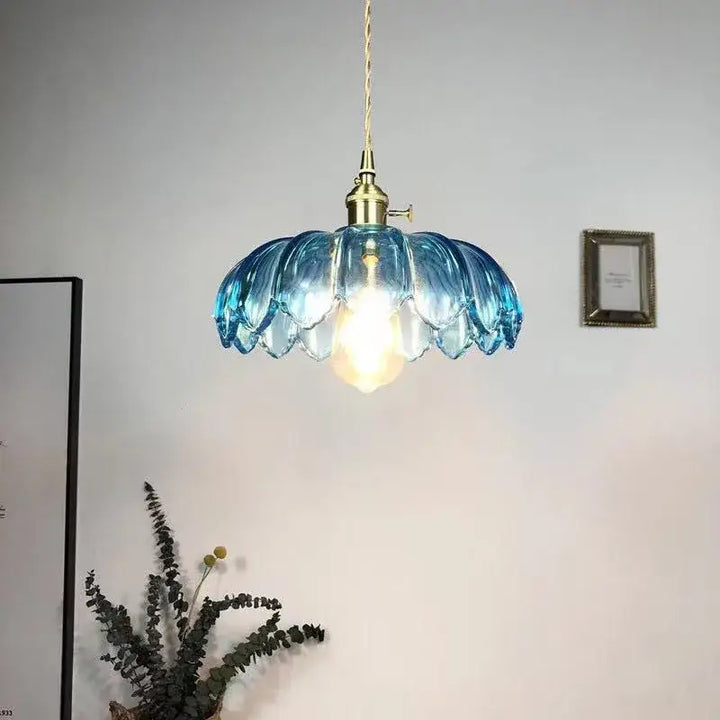 Suspension luminaire en verre motif floral au style élégant