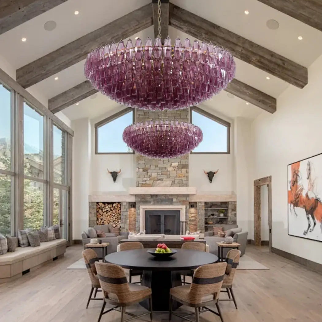 Suspension luminaire murano en verre sculpté violet avec un design en cascade offrant une lumière douce