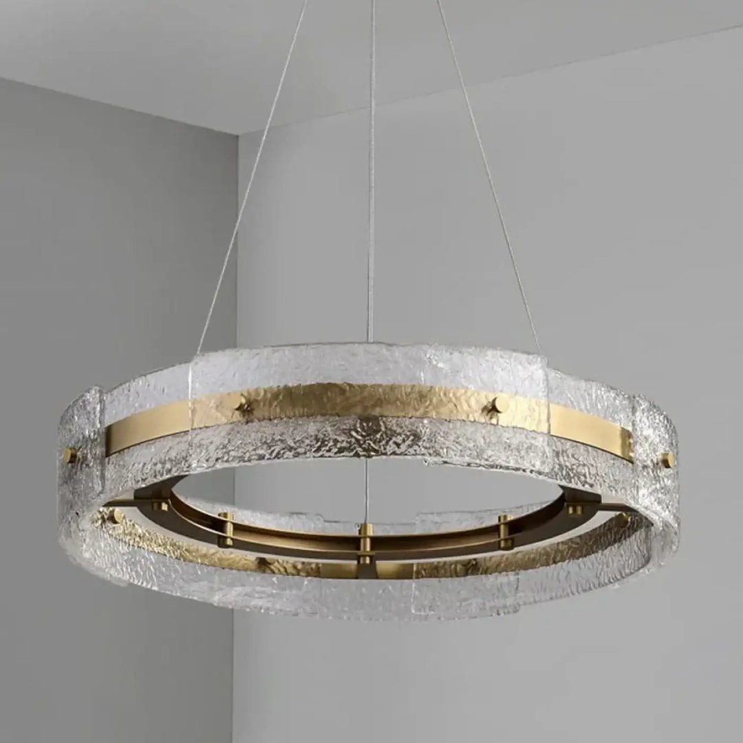 Suspension luminaire aurevia avec anneau en verre givré texturé et accents en métal doré pour un style luxueux