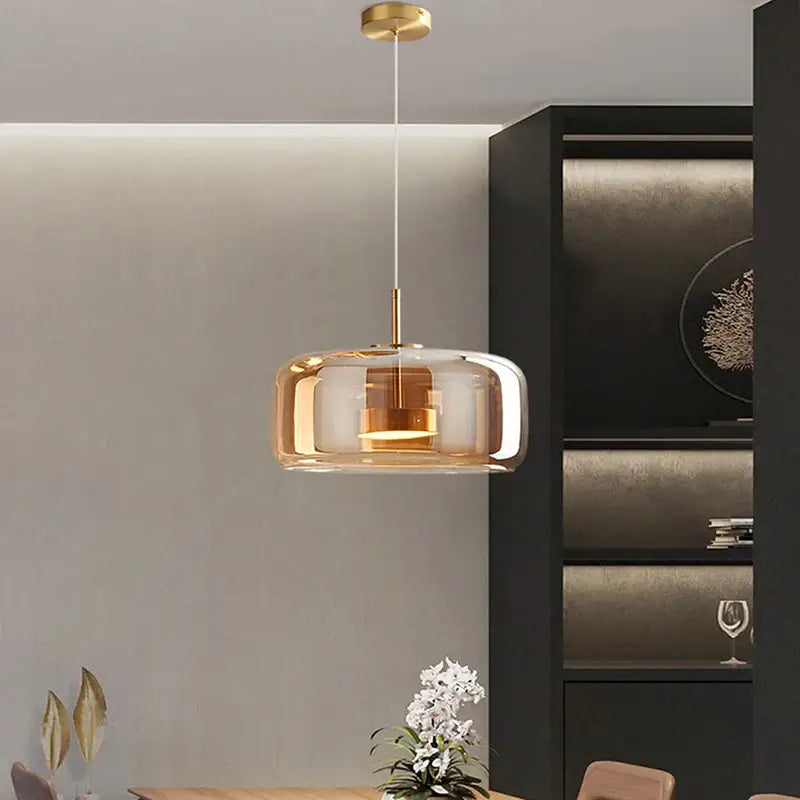 La Suspension Luminaire En Verre Avec Une Teinture Cognac Style Rond