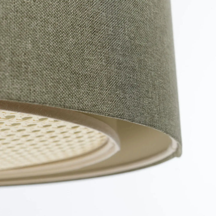 Suspension luminaire vert gris en lin olive avec base en rotin tressé duo boho élégant crème écru