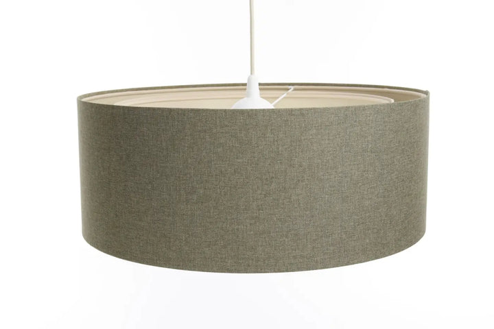 Suspension luminaire vert gris en tissu texturé olive avec fixation centrale blanche pour un éclairage élégant